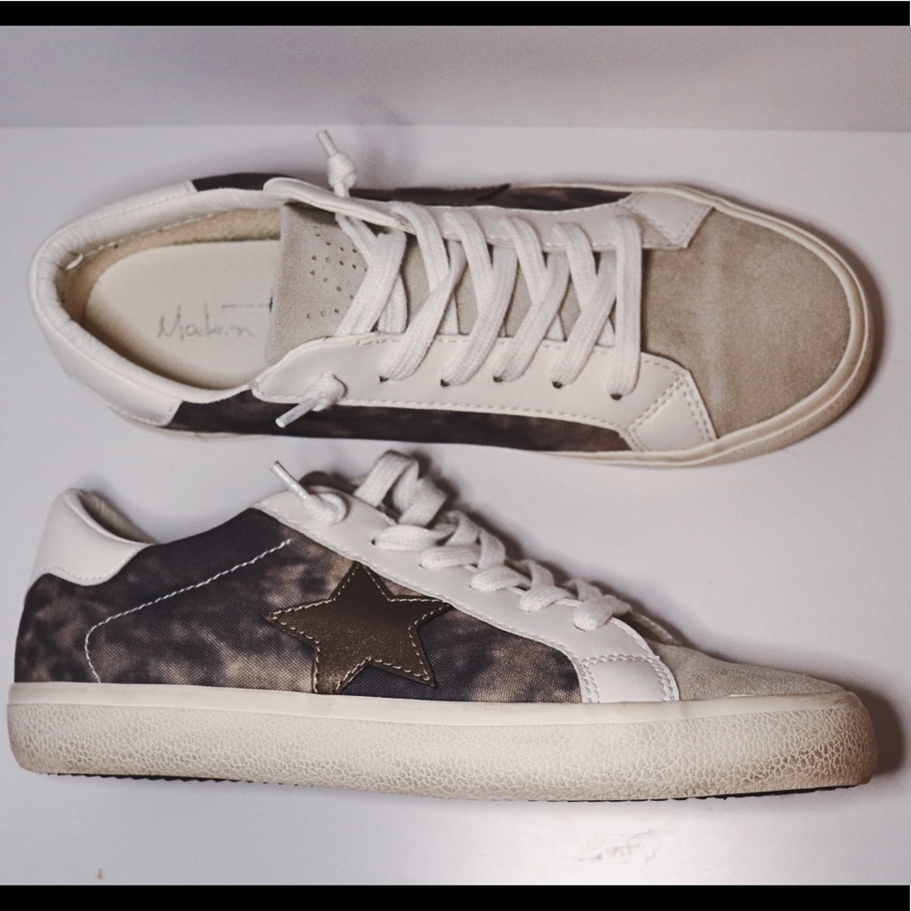 VICI “JoJo” Sneakers Suede Marble Star 7.5